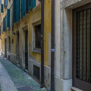 Maison Porta Leoni , Verona Italia