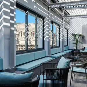 Hotell Iq, Milano